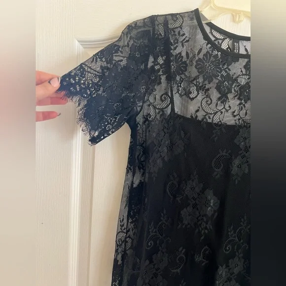 Lace Dress 🌹 3 for $25 🛍️ - Picture 2 of 5